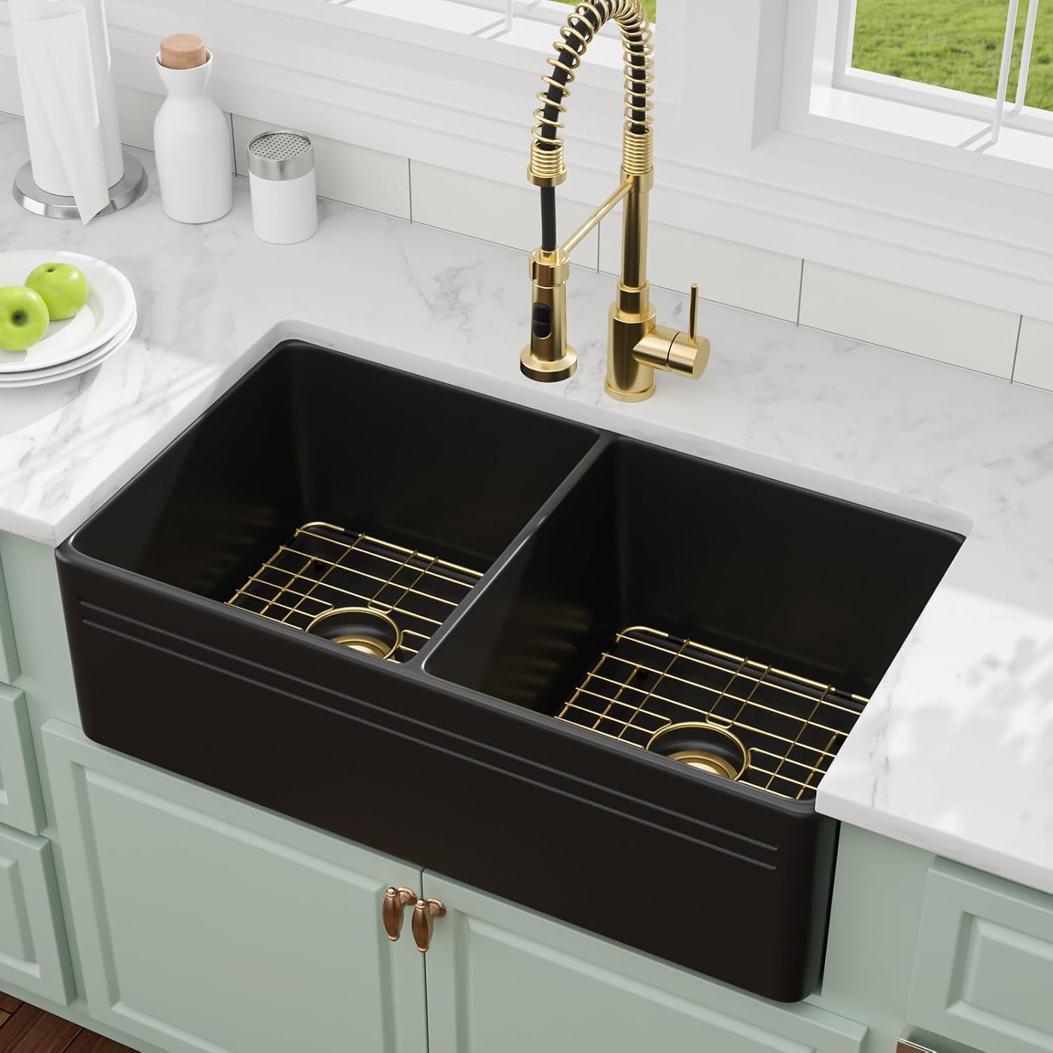 33' Black Ceramic Porcelain Kitchen Sinks, Apron Front Farmhouse Sink with Gold Accessories, Deep Double Bowl Sink for Farm Barn Basin, 33'x18'x10'