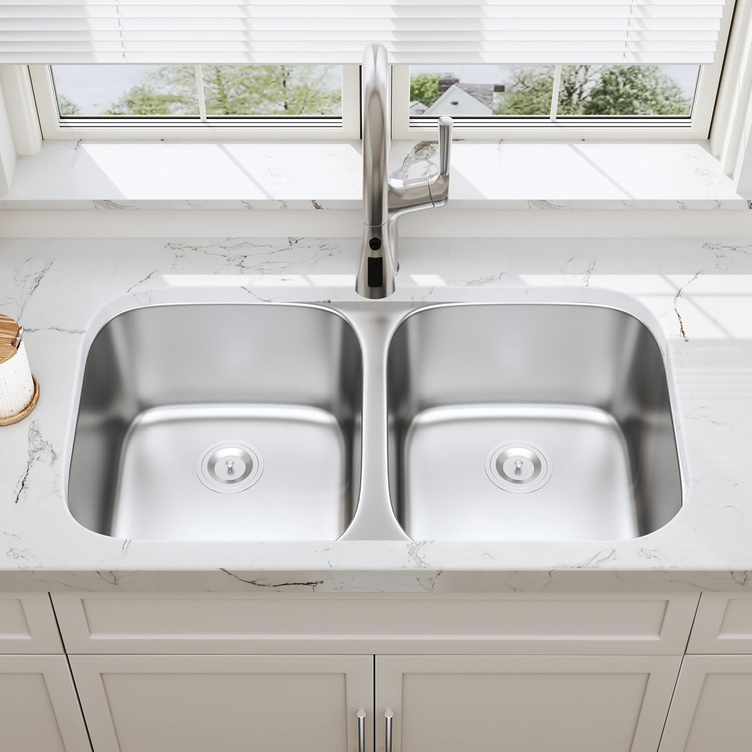 32 Inch Undermount Doube Bowl Kitchen Sink, 18 Gauge 304 Stainless Steel 50/50 Curved Shape Deep Kitchen Sinks, Strainer Included, 32' x 18' x 9'