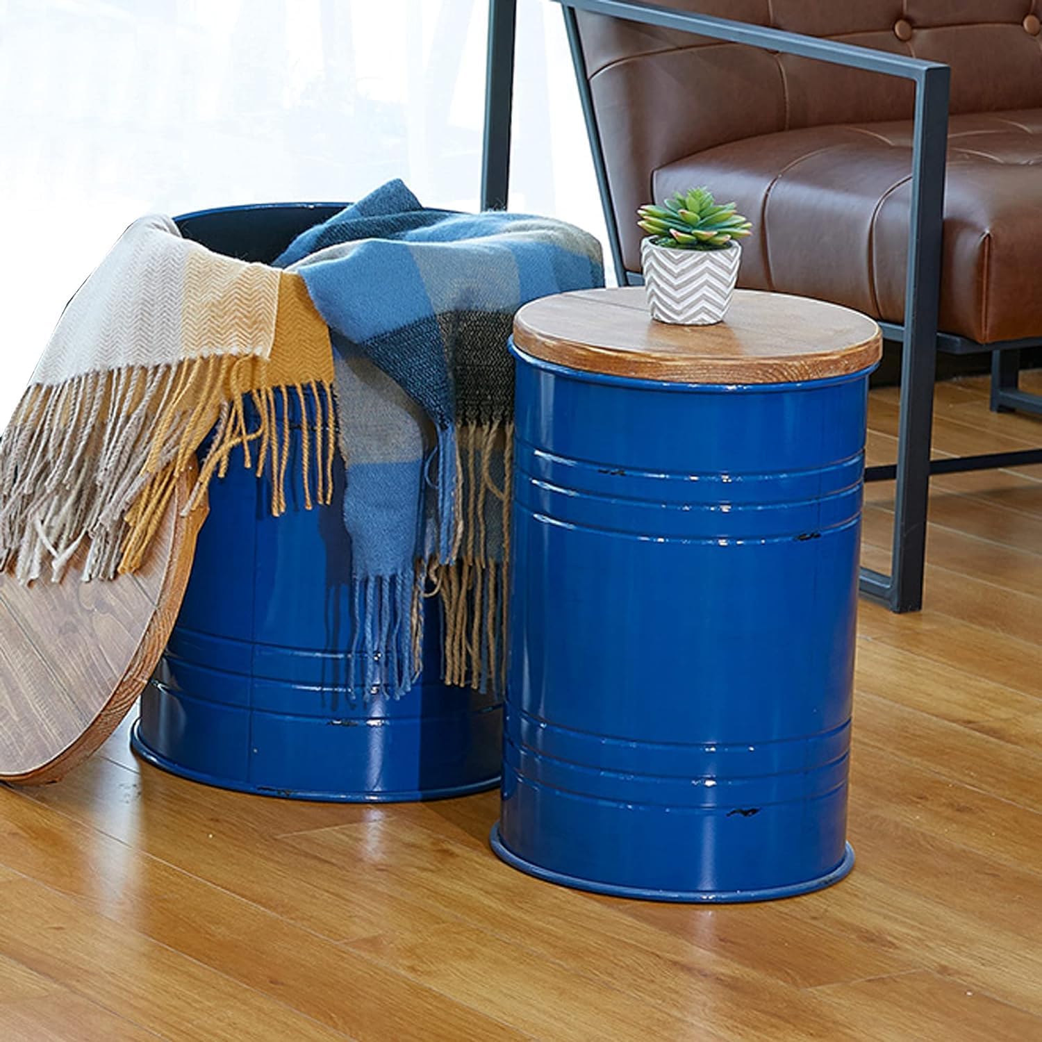 Glitzhome 4-Piece Galvanized Side Table Set, Metal Farmhouse Barrel Toy Box Bins with Round Wood Lid, Rustic Ottoman Seat Stool with Large Storage Space, for Living Room, Bedroom,Nary Blue