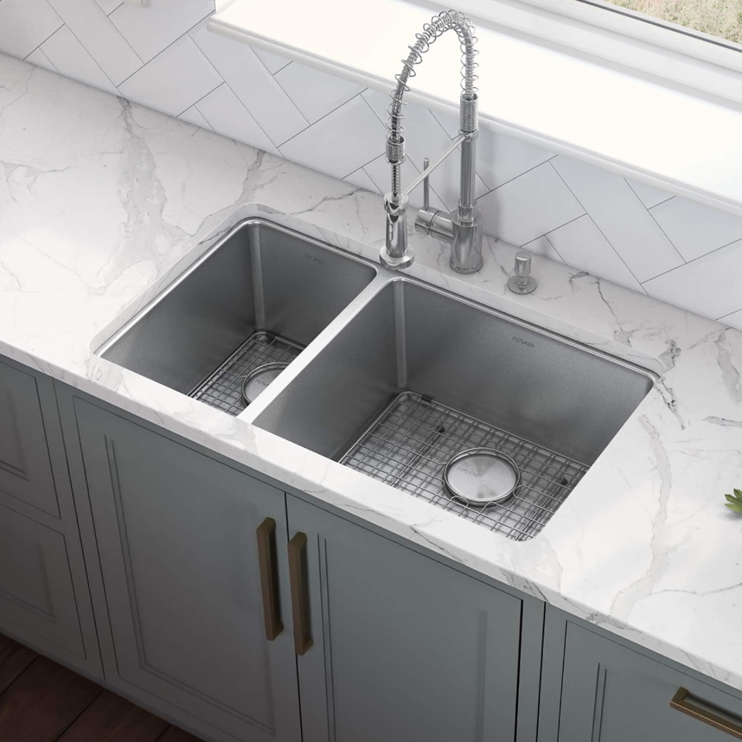 Ruvati 32-inch Undermount Kitchen Sink - 30/70 Double Bowl Kitchen sink - 16 Gauge Stainless Steel Kitchen Sinks with Brushed Finish hides scratches, Easy-to-Clean Undermount Sink - RVM5307