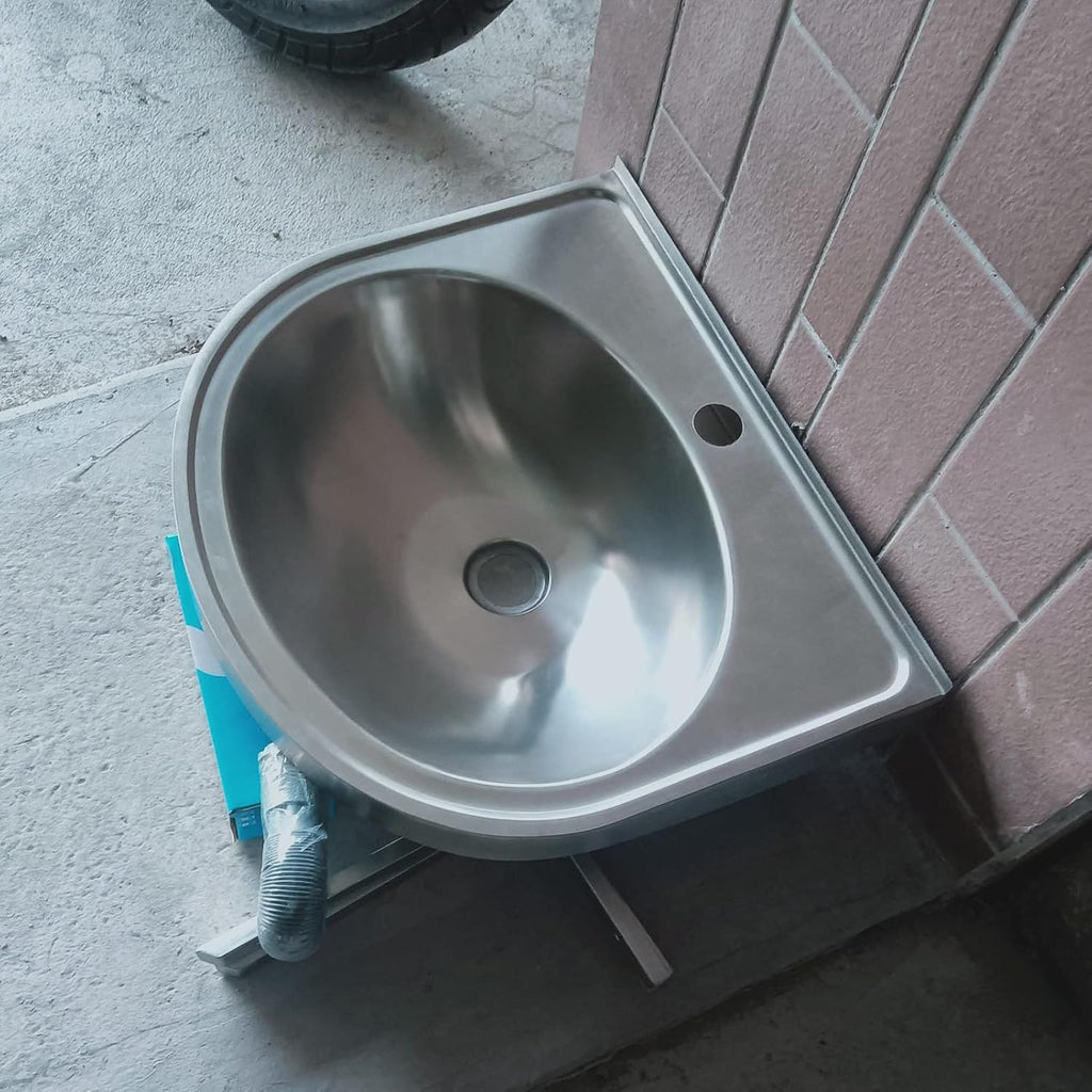 Single Bowl Stainless Steel, Kitchen Sink, Wall-Mounted Wash Basin Kitchen Sink, Easy to Install(with Faucet and Inlet Pipe) (Color : Silver, Size : B) (Silver A)