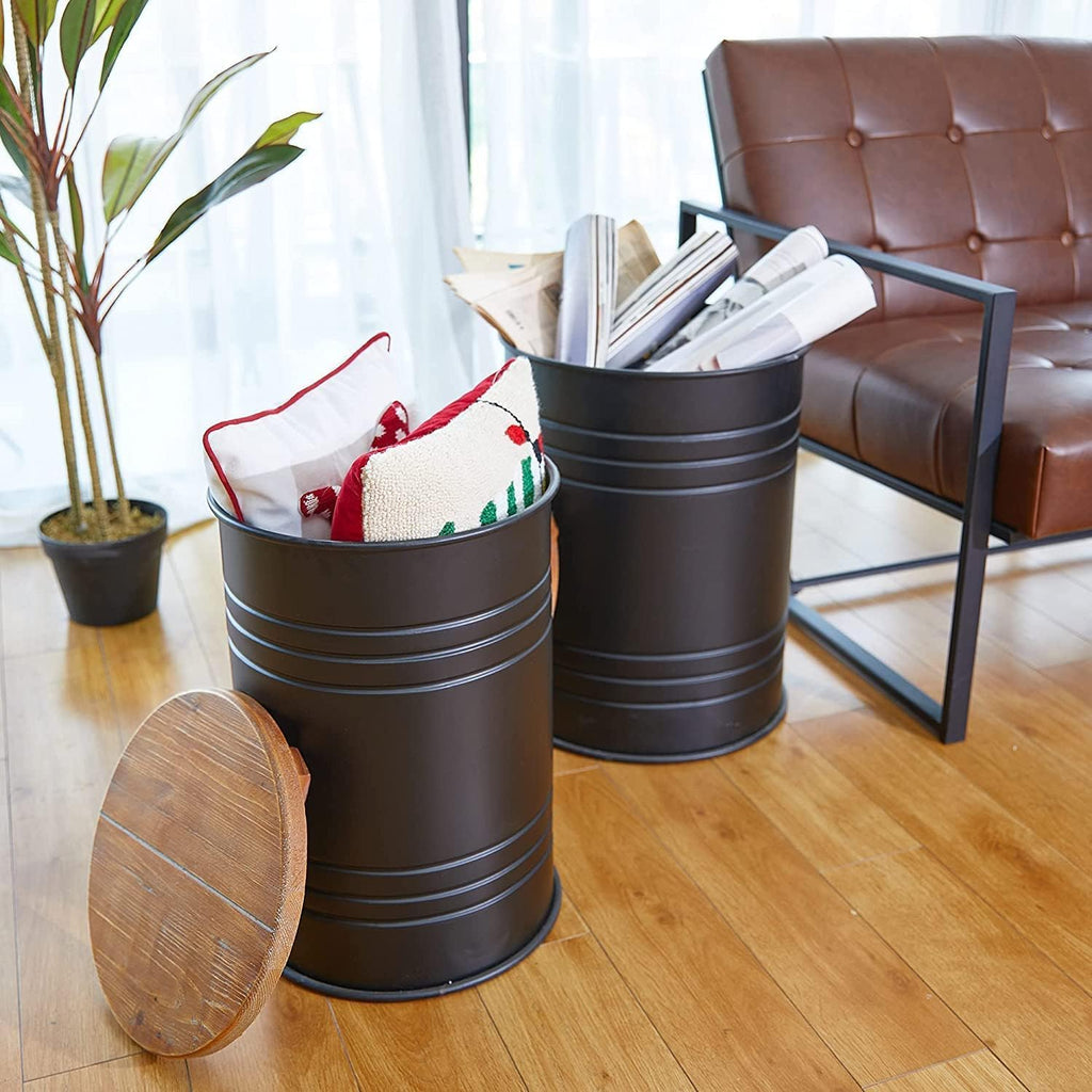 Glitzhome 4-Piece Galvanized Side Table Set, Metal Farmhouse Barrel Toy Box Bins with Round Wood Lid, Rustic Ottoman Seat Stool with Large Storage Space, for Living Room, Bedroom,Black