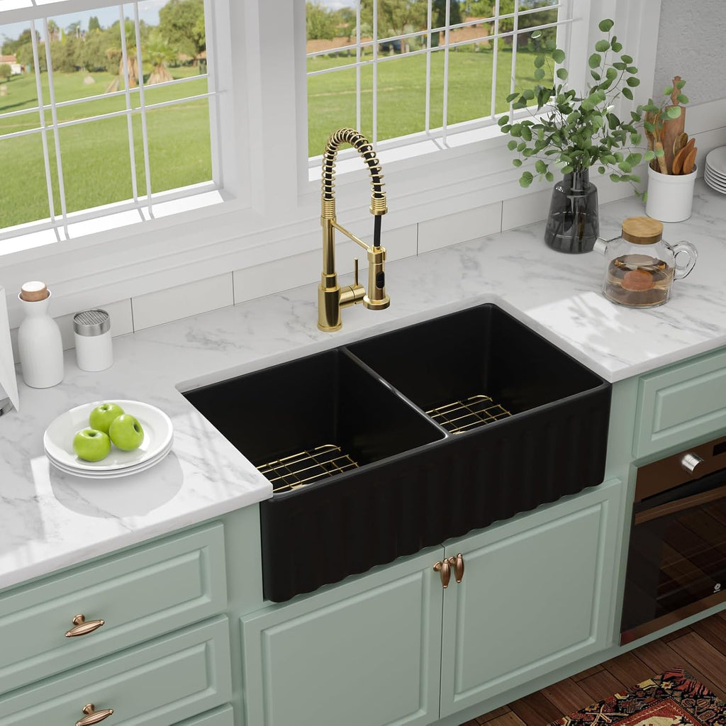 33' Black Ceramic Porcelain Kitchen Sinks, Apron Front Farmhouse Sink with Gold Accessories, Deep Double Bowl Sink for Farm Barn Basin, 33'x18'x10'