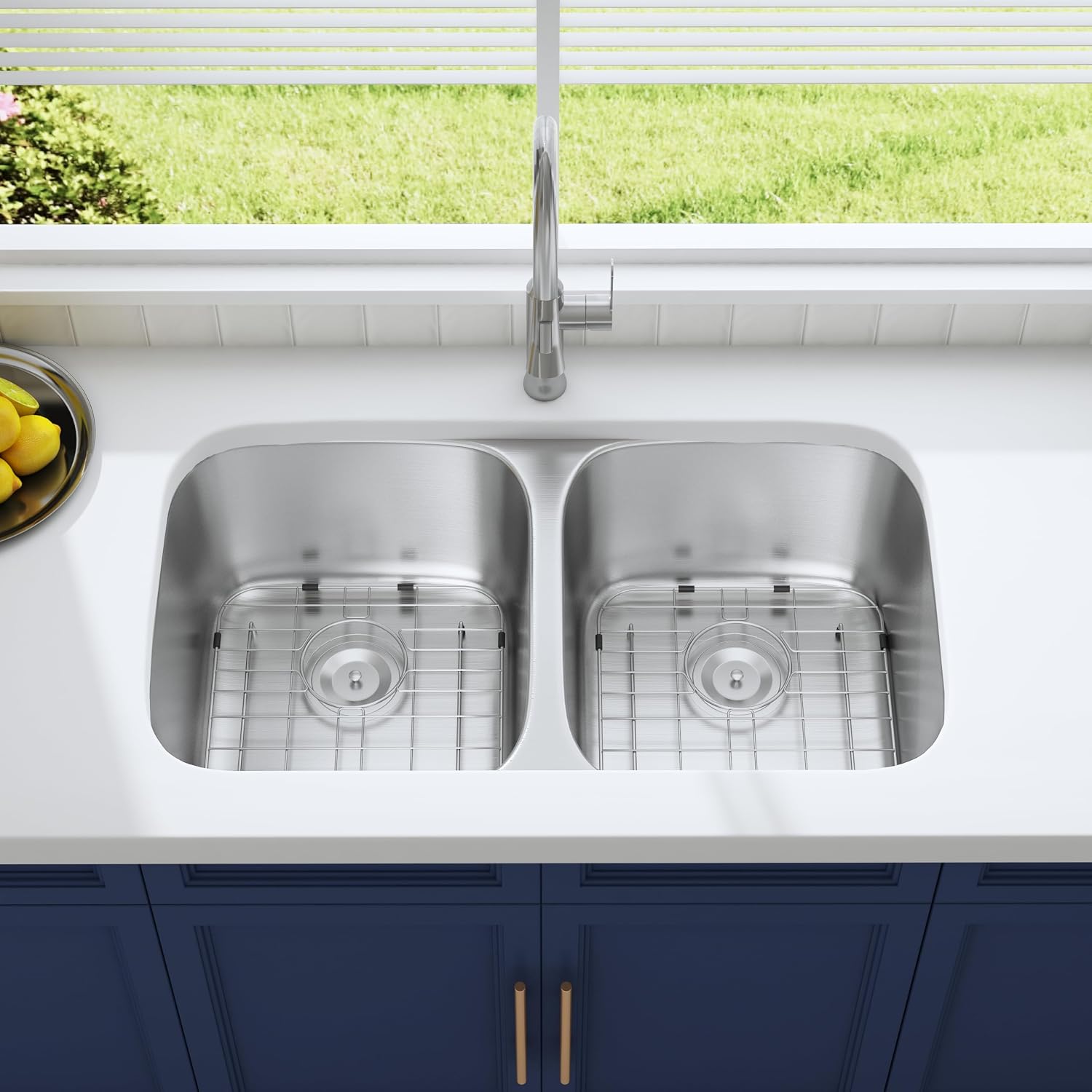 32 Inch Double Bowl Kitchen Sink 304 Stainless Steel 50/50 Undermount 18 Gauge Curved Shape Round Corner Sinks with Strainer and Protected Grid 32' x 18' x 9'