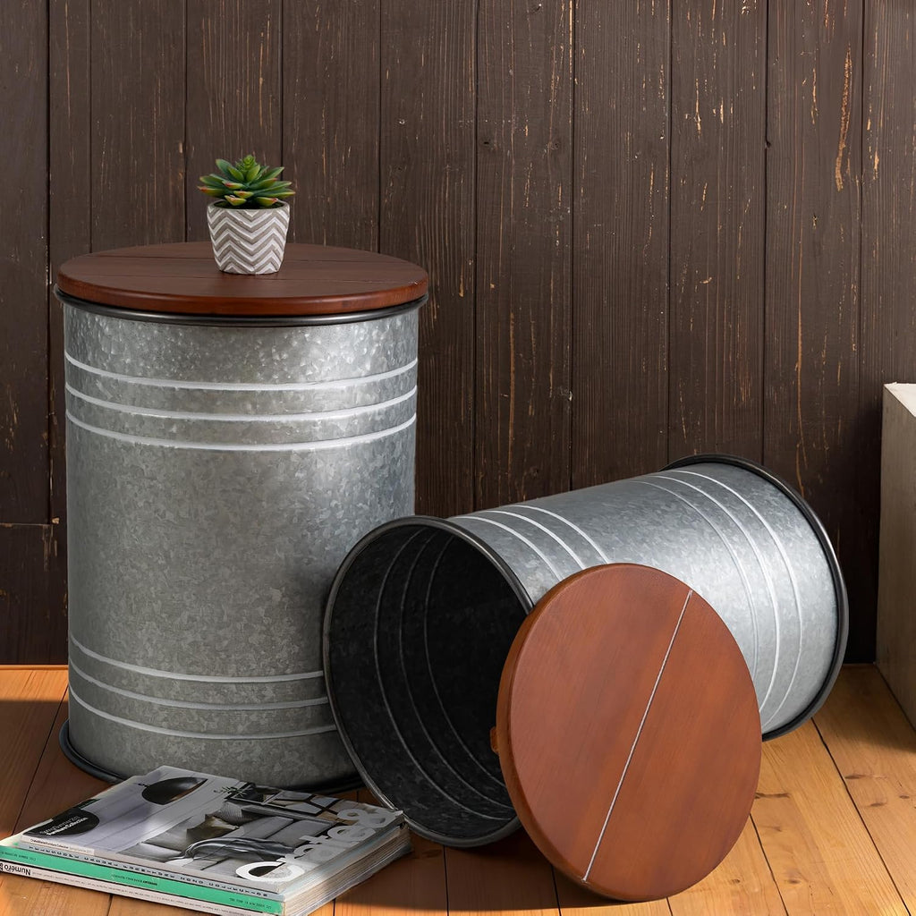 Glitzhome 4-Piece Galvanized Side Table Set, Metal Farmhouse Barrel Toy Box Bins with Round Wood Lid, Rustic Ottoman Seat Stool with Large Storage Space, for Living Room, Bedroom,Grey
