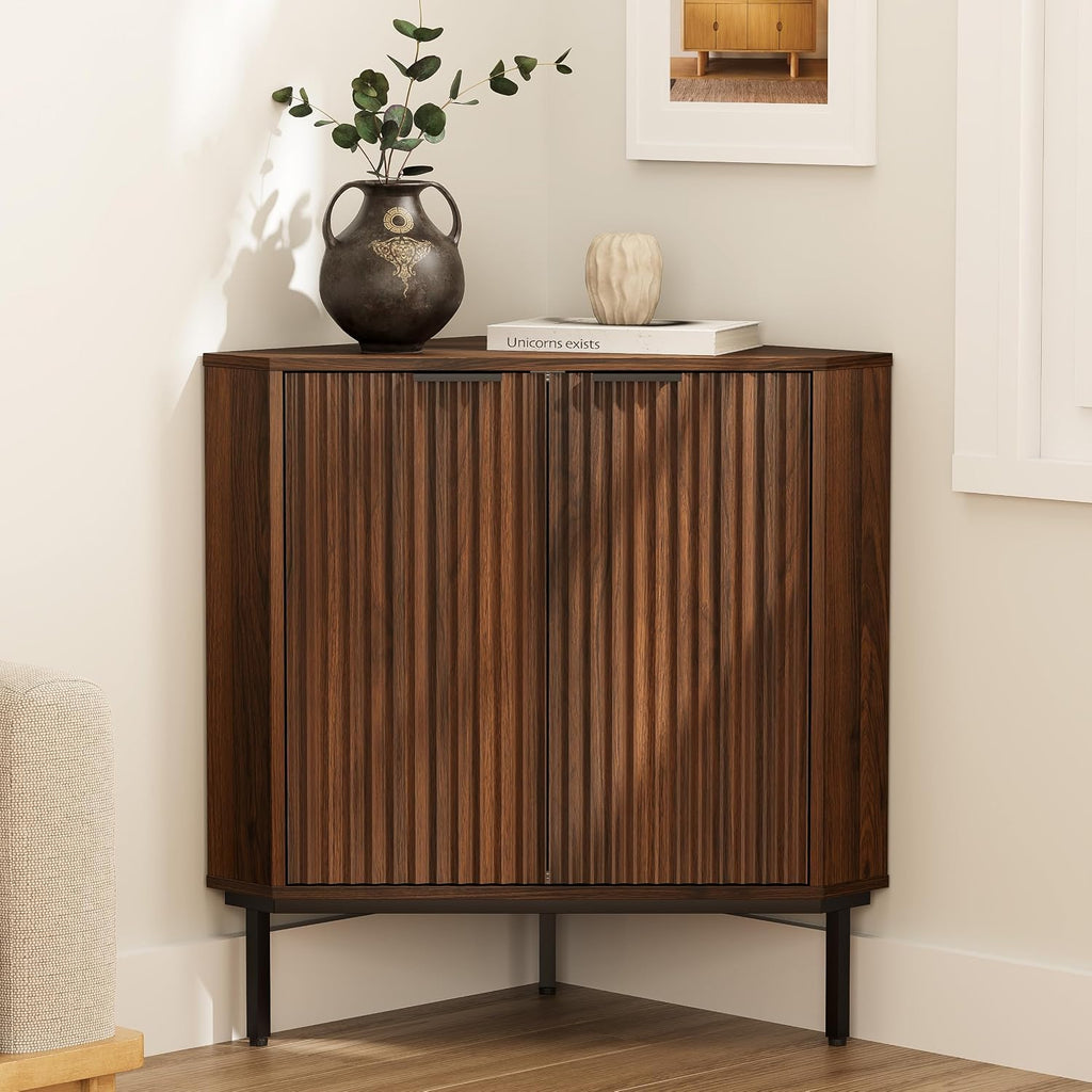 EYYTHUNG Fluted Corner Cabinet, Modern Small Corner Floor Cabinet with 2 Doors and 2-Tier Shelves, Freestanding Narrow Organizer for Living Room Kitchen Bathroom, Brown